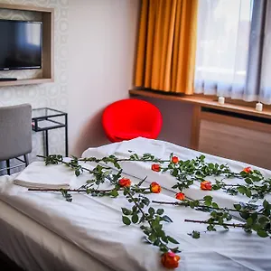 Hotel Imola Udvarhaz Dessert, Eger